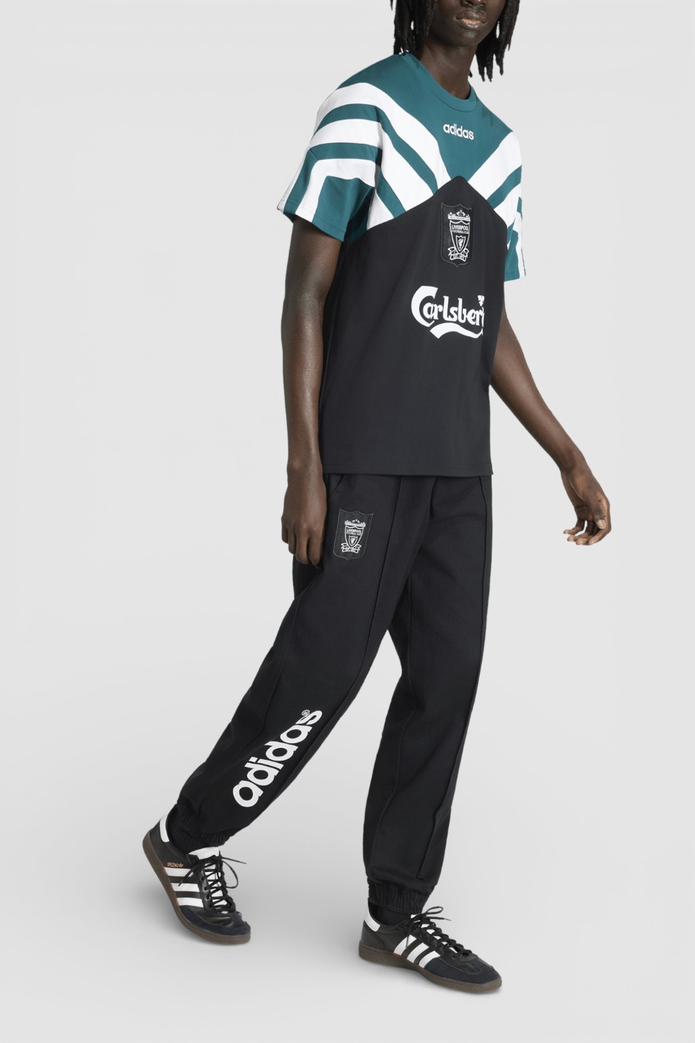 תמונת כל הלוק של חולצת כדורגל